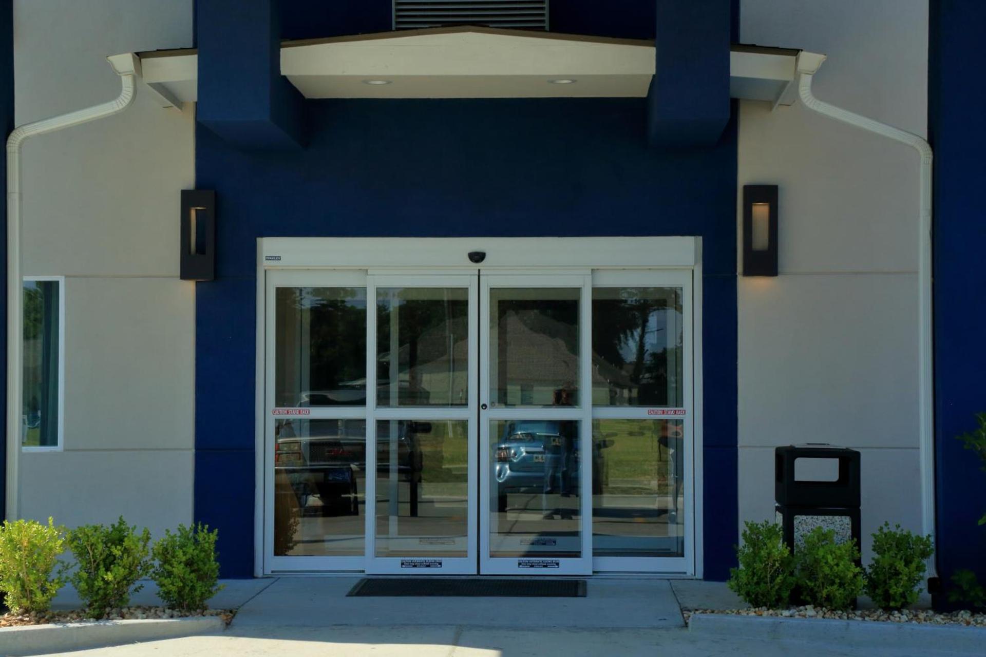 Americas Best Value Inn & Suites-Prairieville photo 2