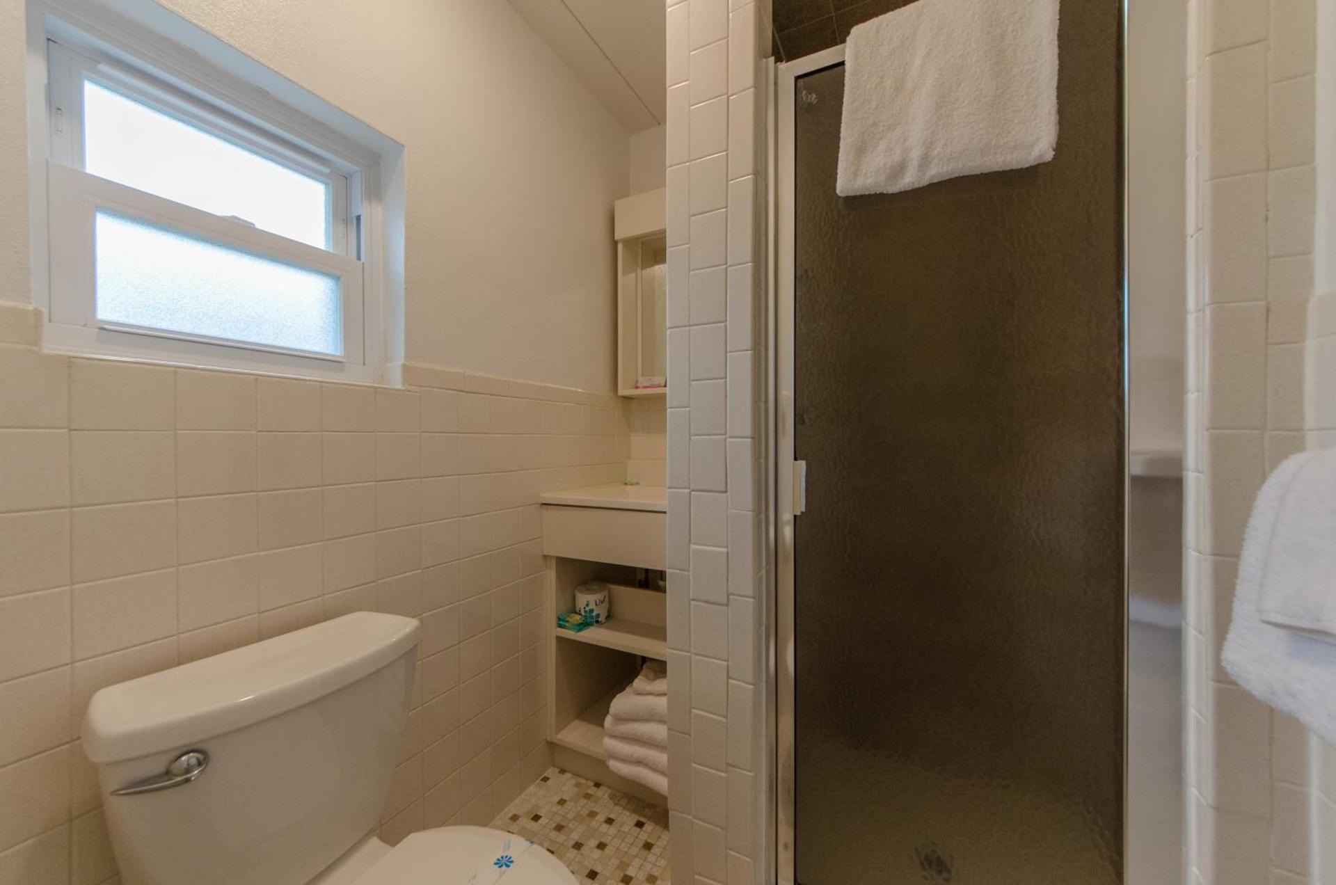 Lark Motel photo 8