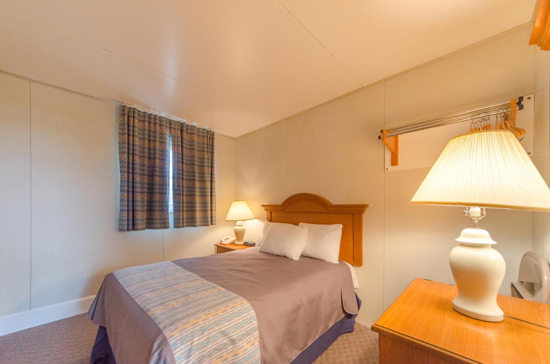 Lark Motel photo 5