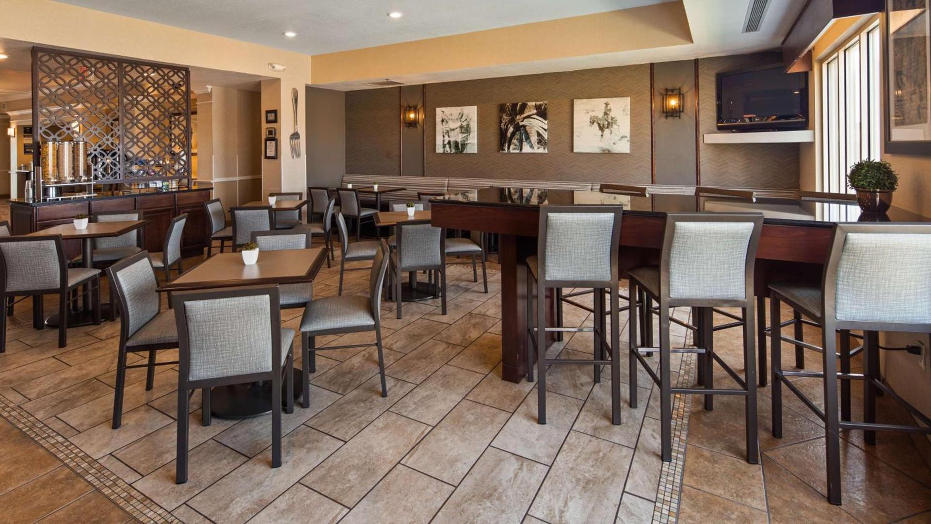 Best Western Plus Frontier Inn photo 6