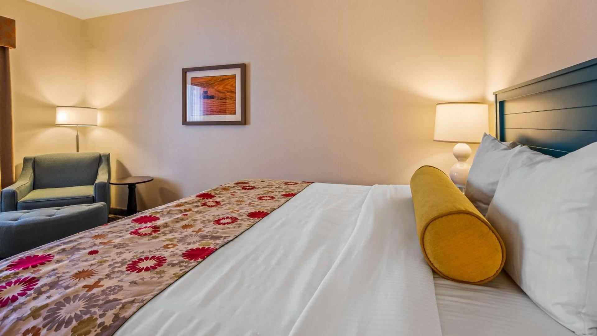 Best Western Plus Dayton photo 8