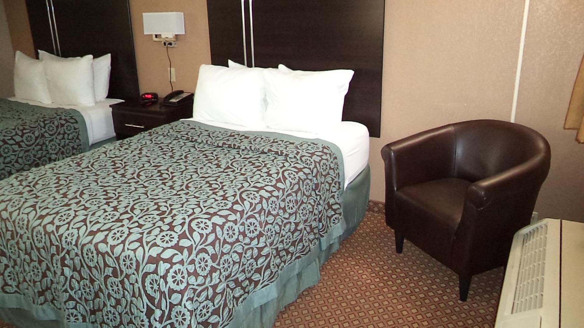 Days Inn by Wyndham Maumee/Toledo photo 20