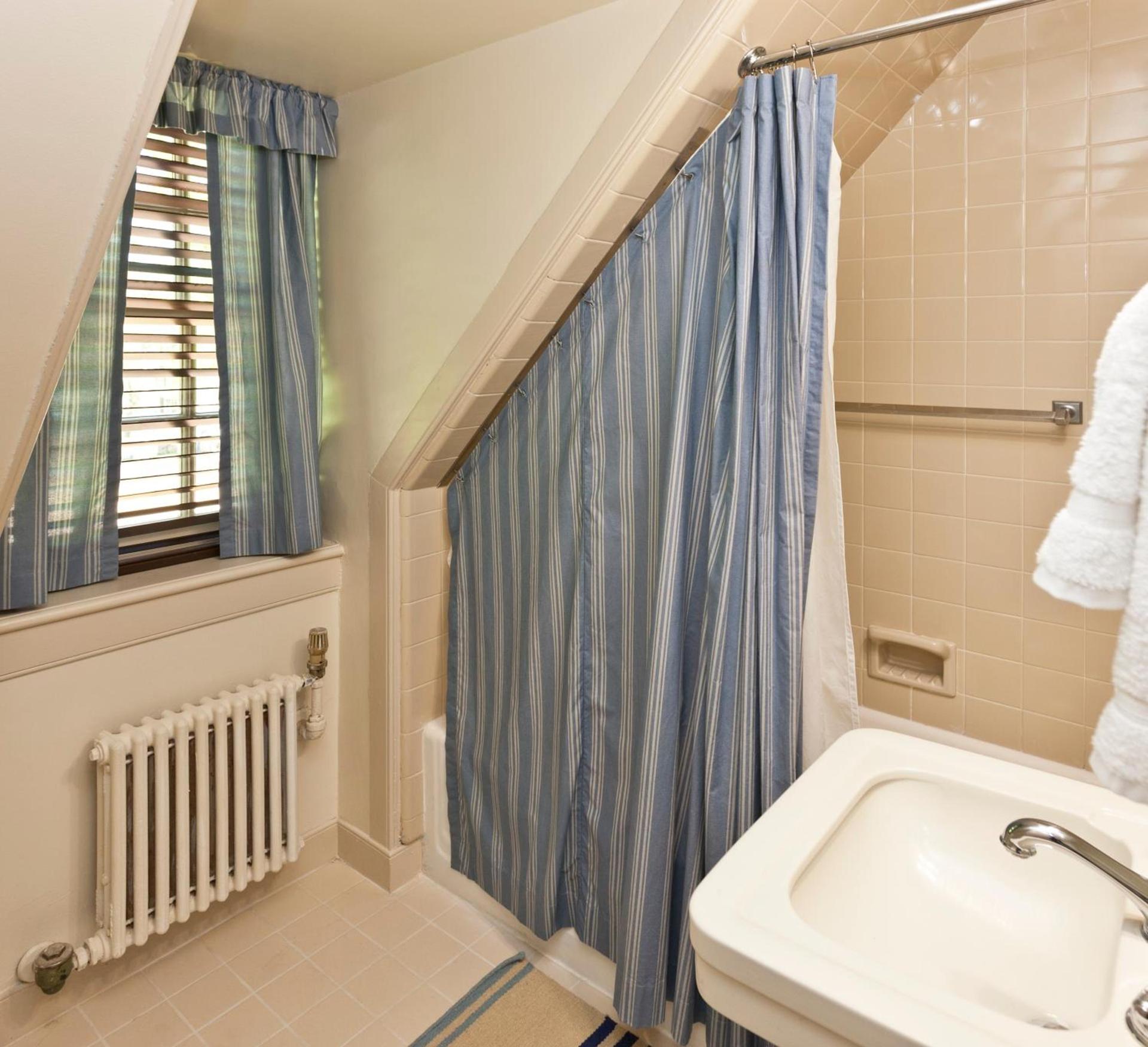 Colonial Houses, an official Colonial Williamsburg Hotel photo 8