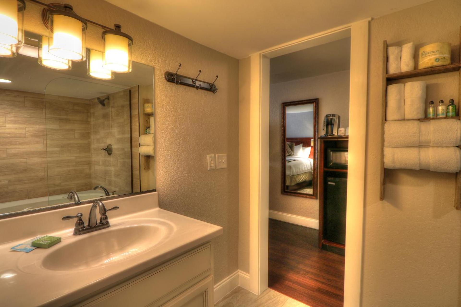 River Edge Inn photo 38