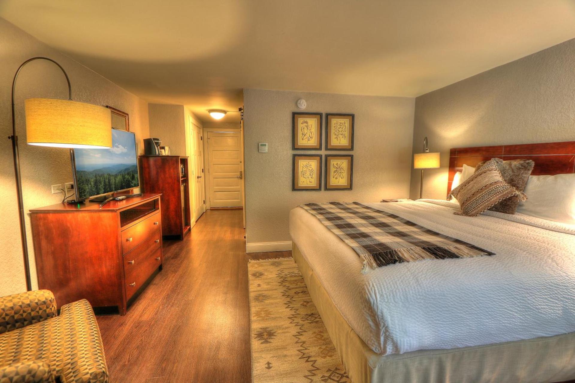 River Edge Inn photo 40