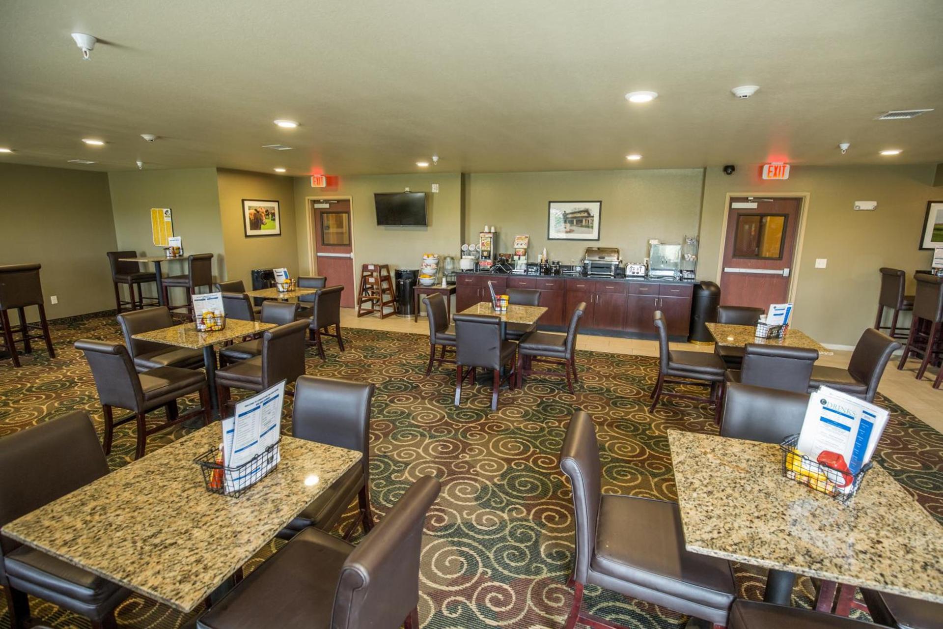 Cobblestone Inn & Suites-Winterset photo 24