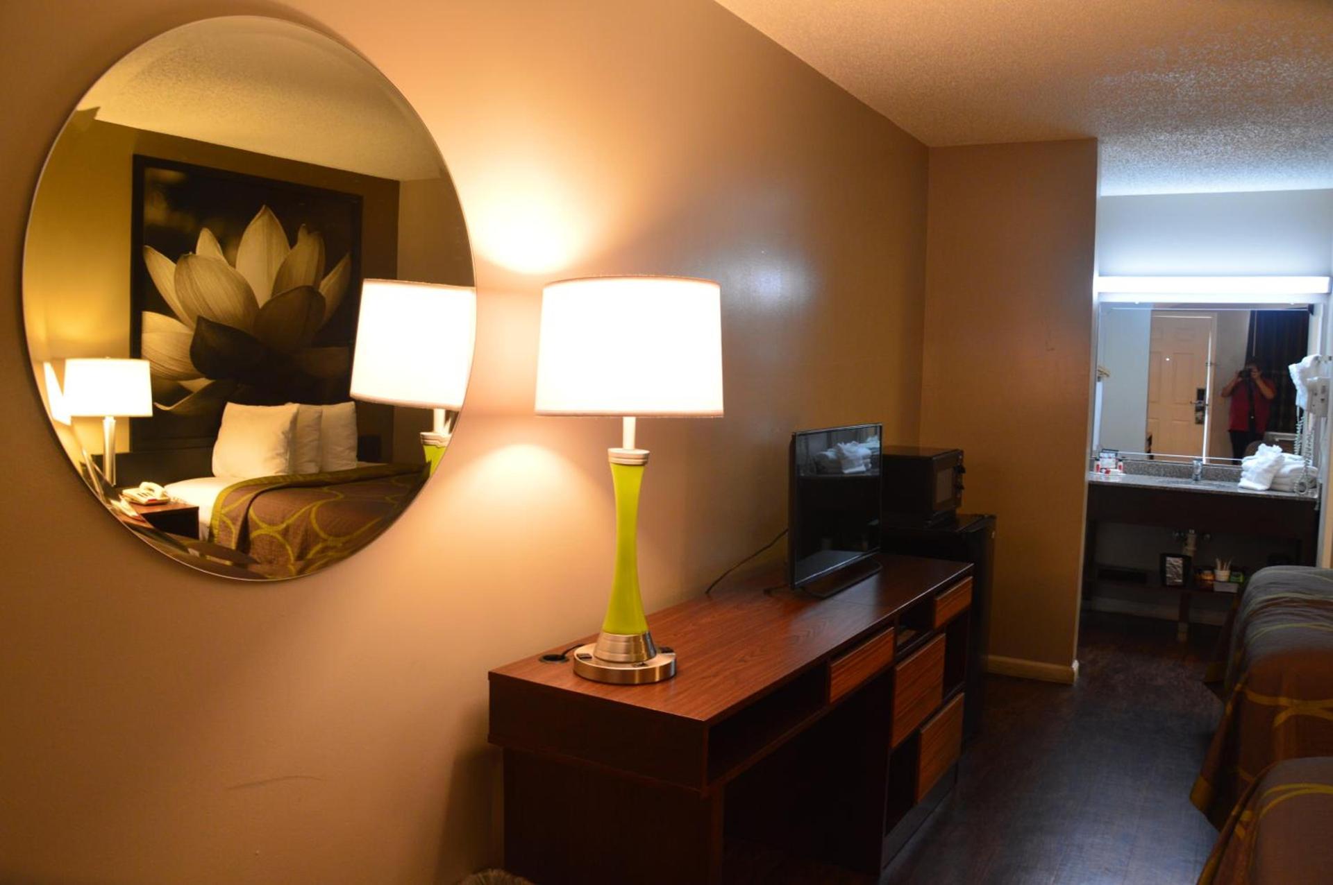 Super 8 by Wyndham Madison photo 21
