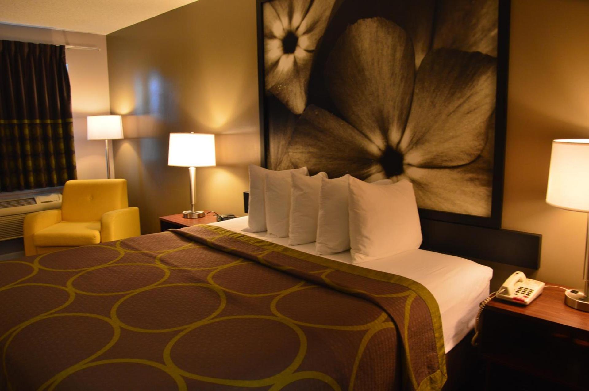 Super 8 by Wyndham Madison photo 27
