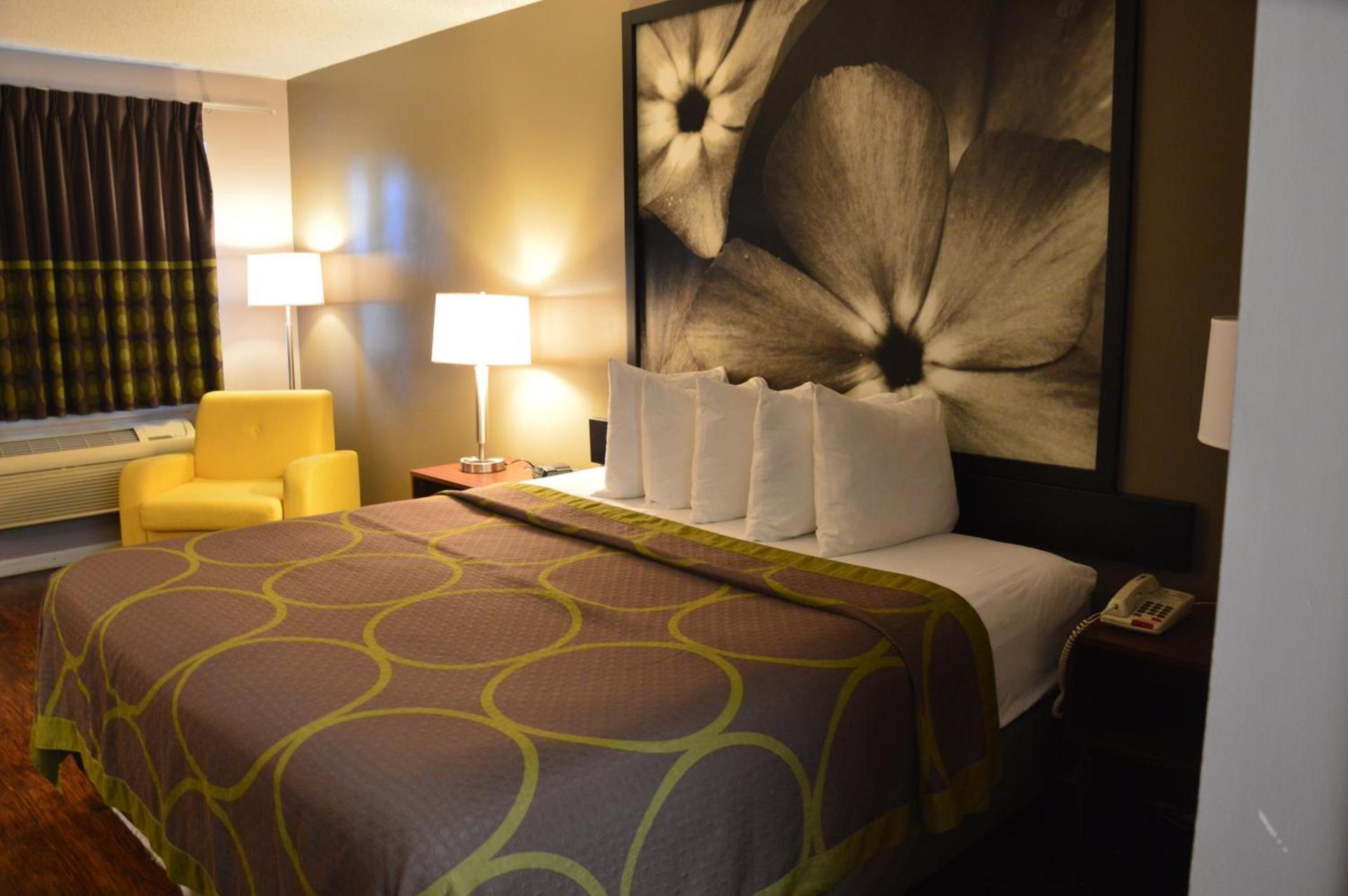Super 8 by Wyndham Madison photo 28