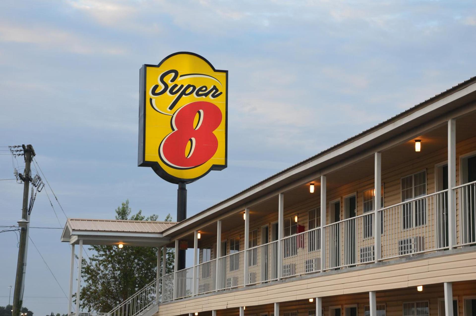 Super 8 by Wyndham Madison photo 30