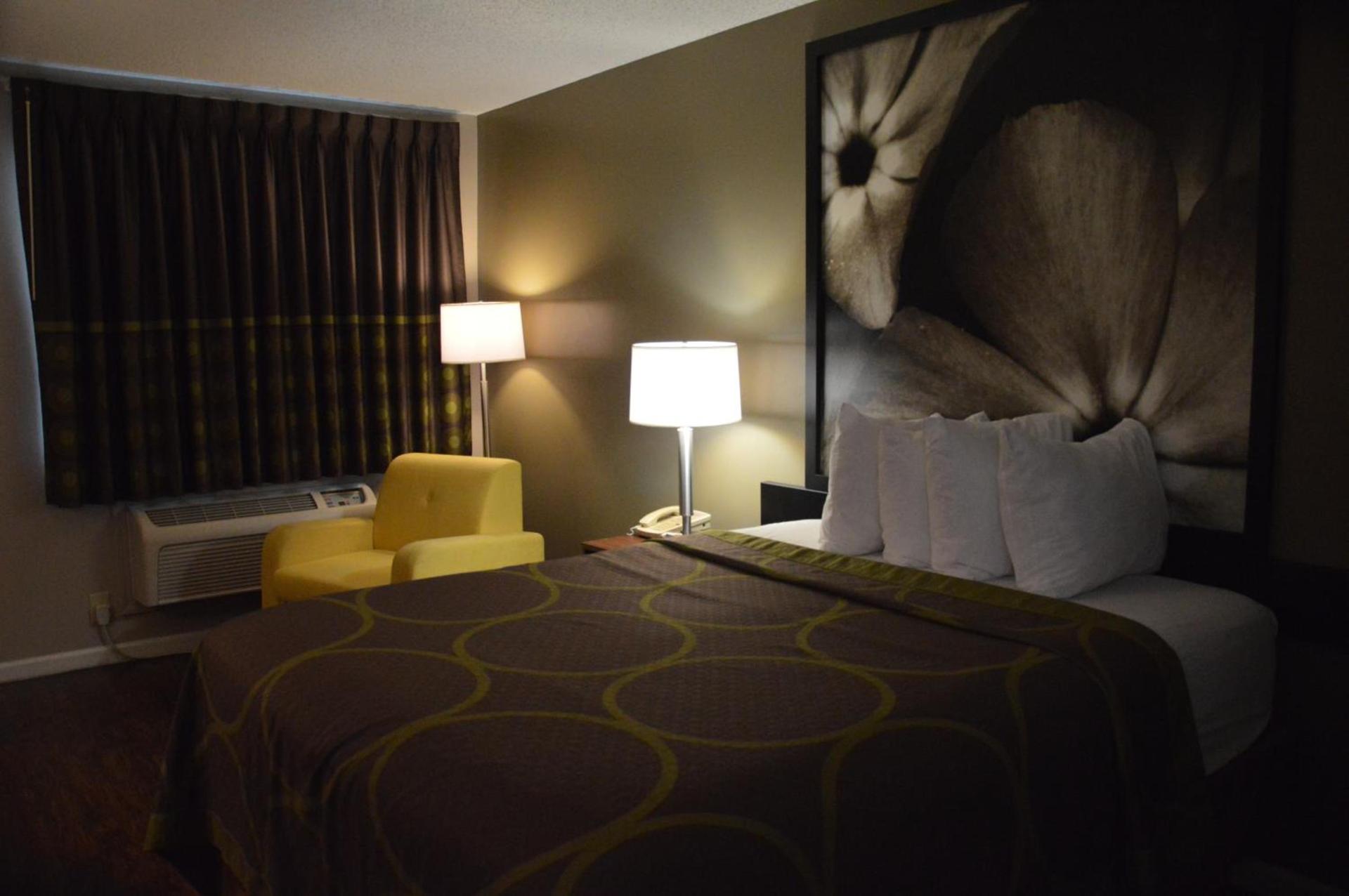 Super 8 by Wyndham Madison photo 39