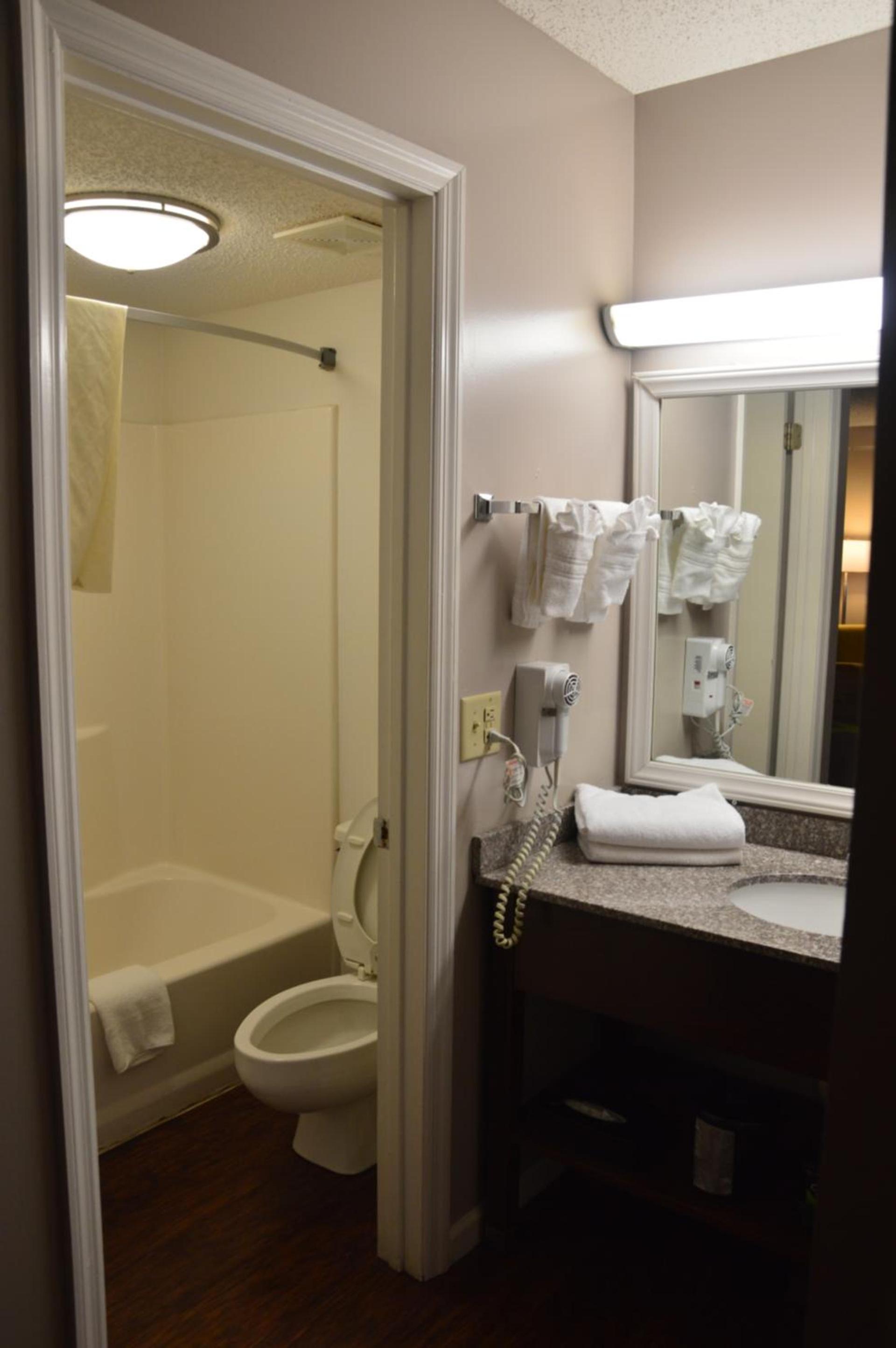 Super 8 by Wyndham Madison photo 19