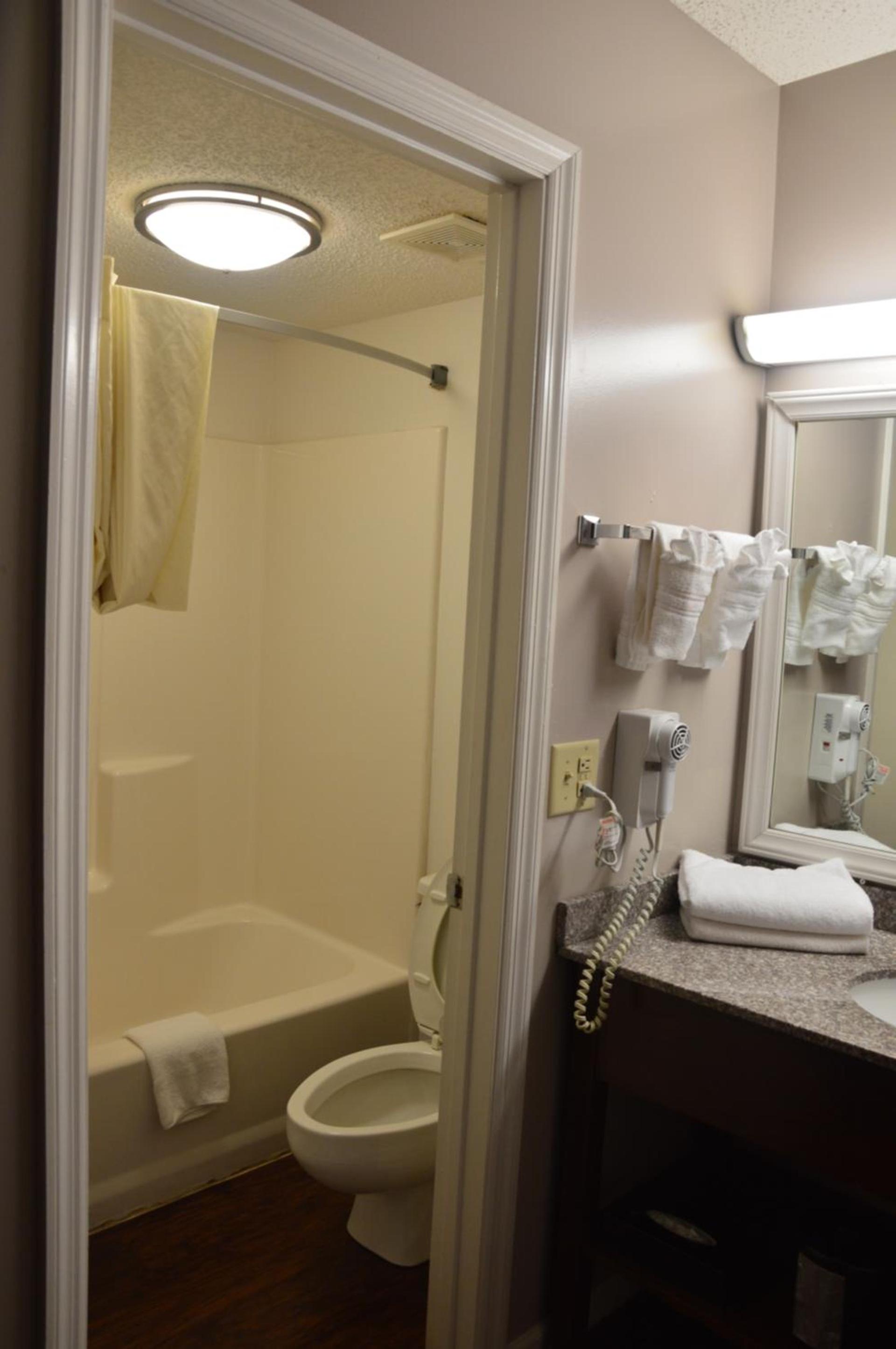 Super 8 by Wyndham Madison photo 16