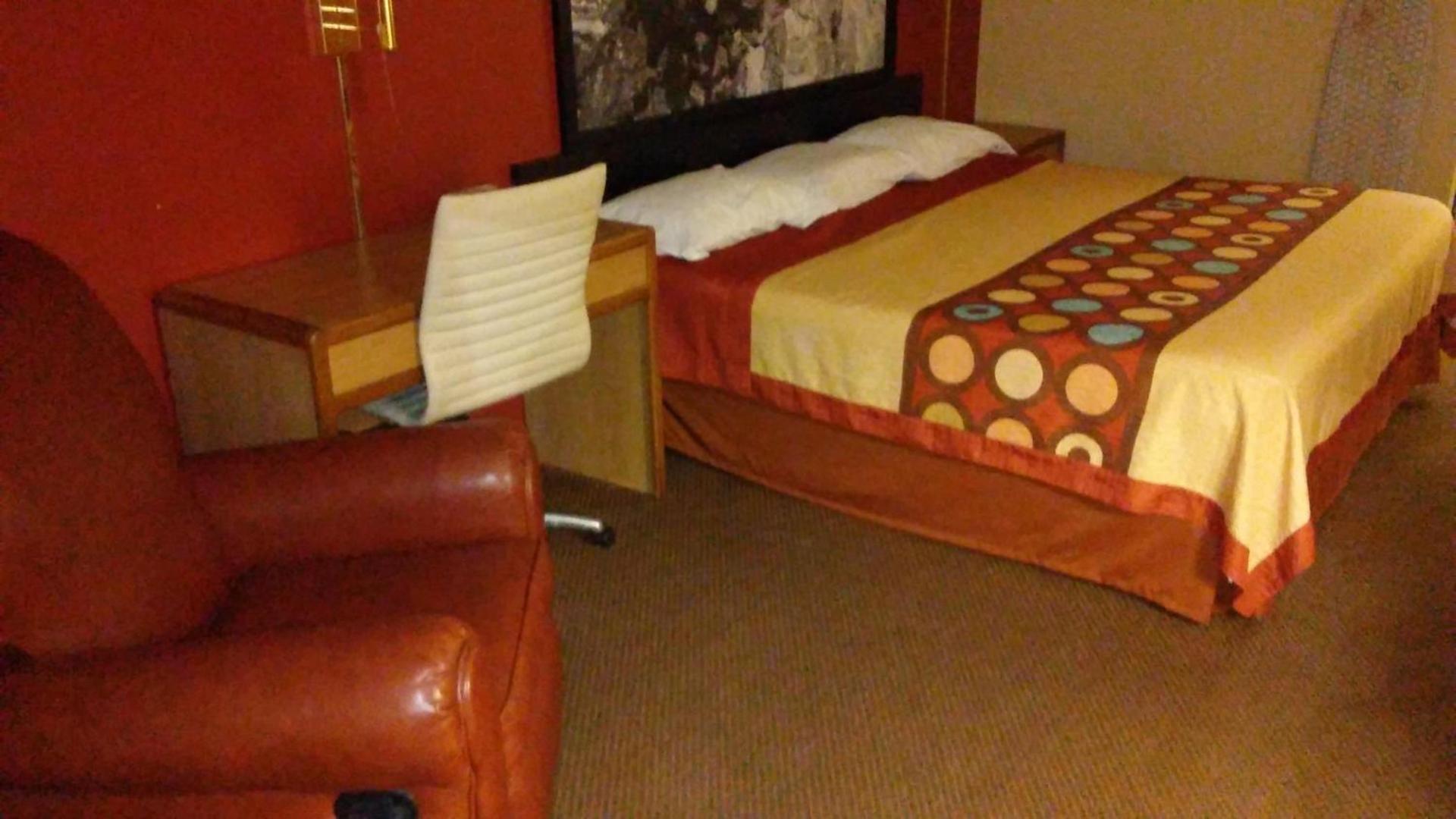 Super 8 by Wyndham Mount Vernon photo 21