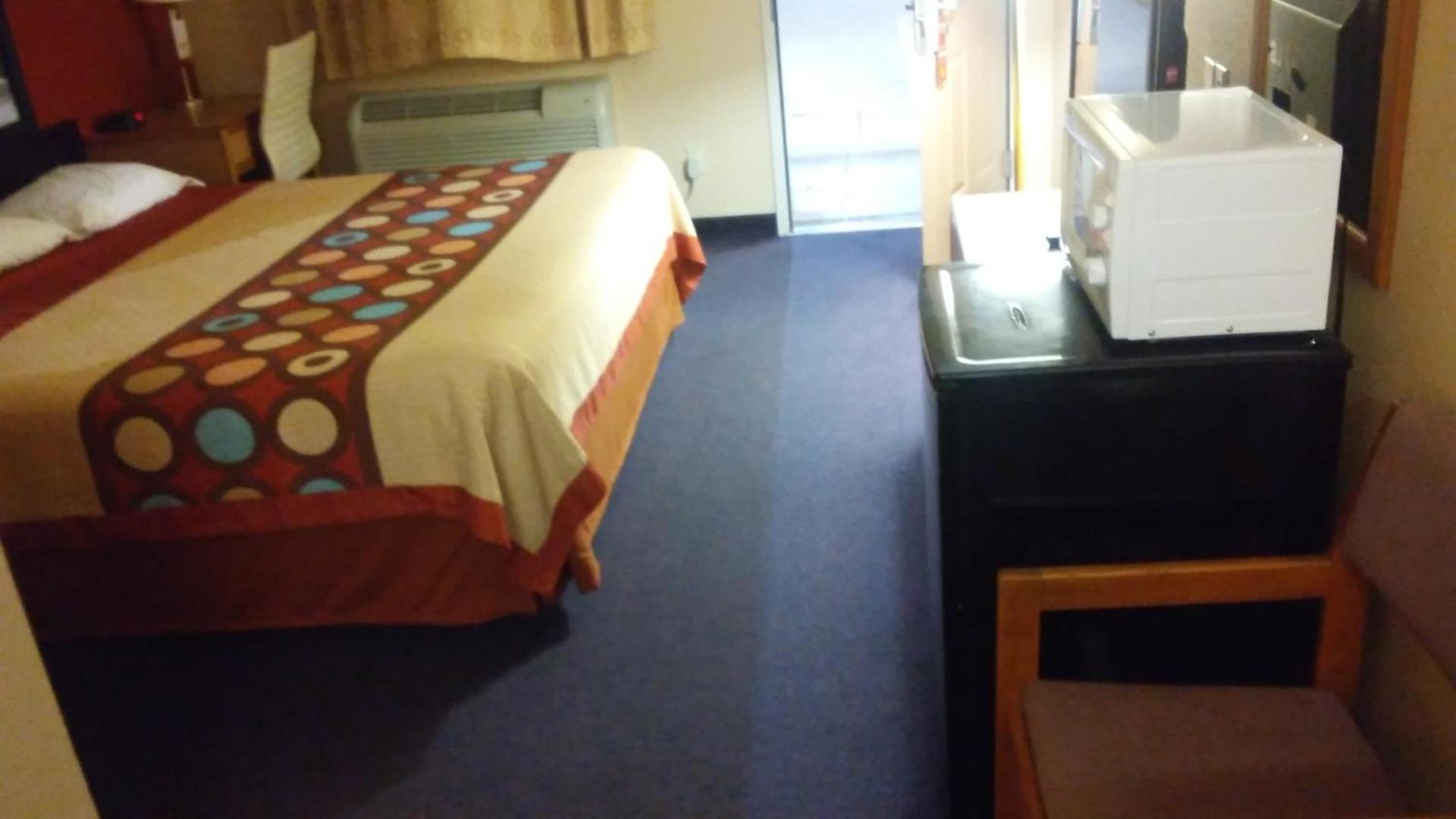 Super 8 by Wyndham Mount Vernon photo 15