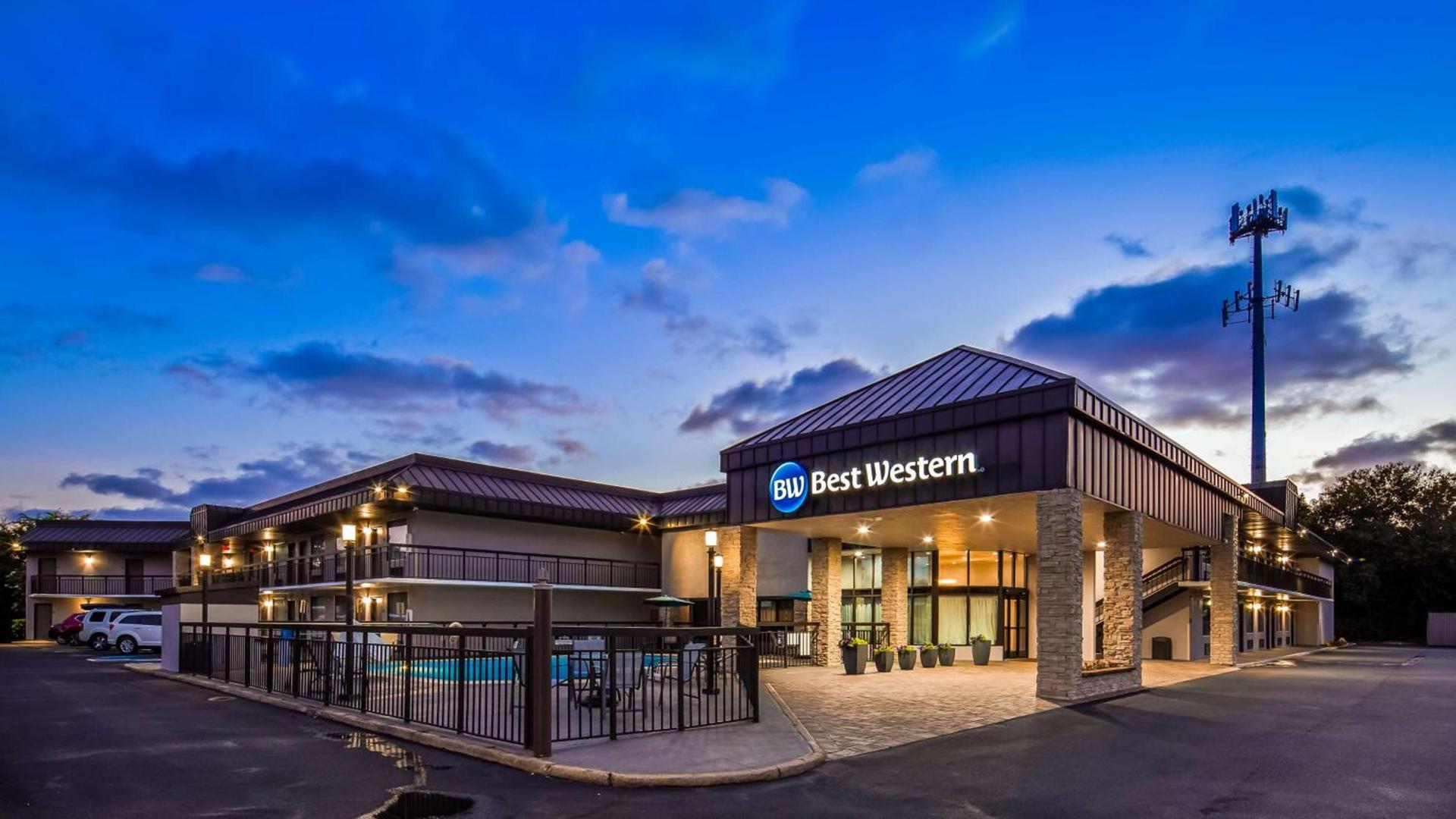 Best Western Center Inn photo 1