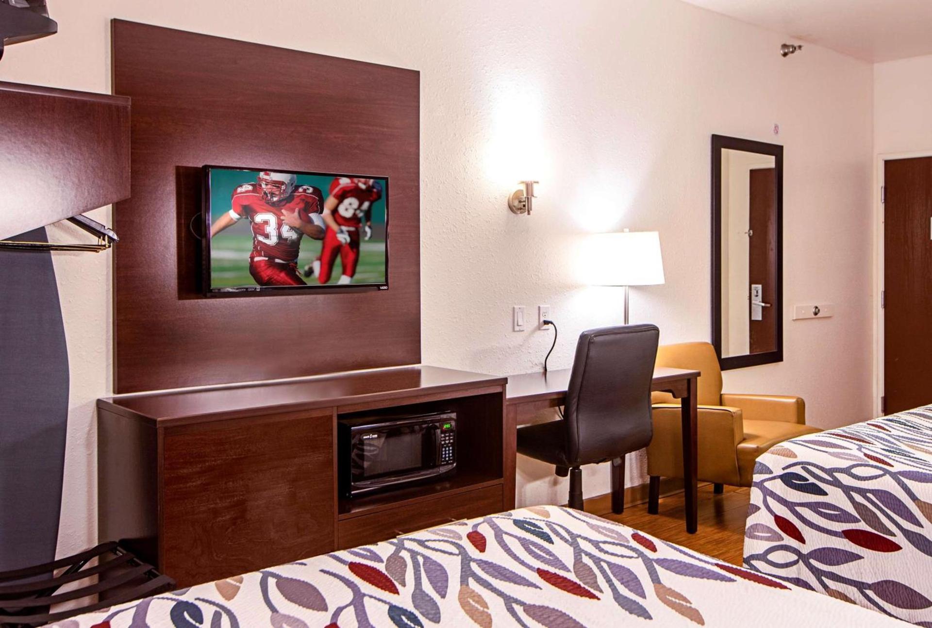 Seasons Inn Traverse City photo 30