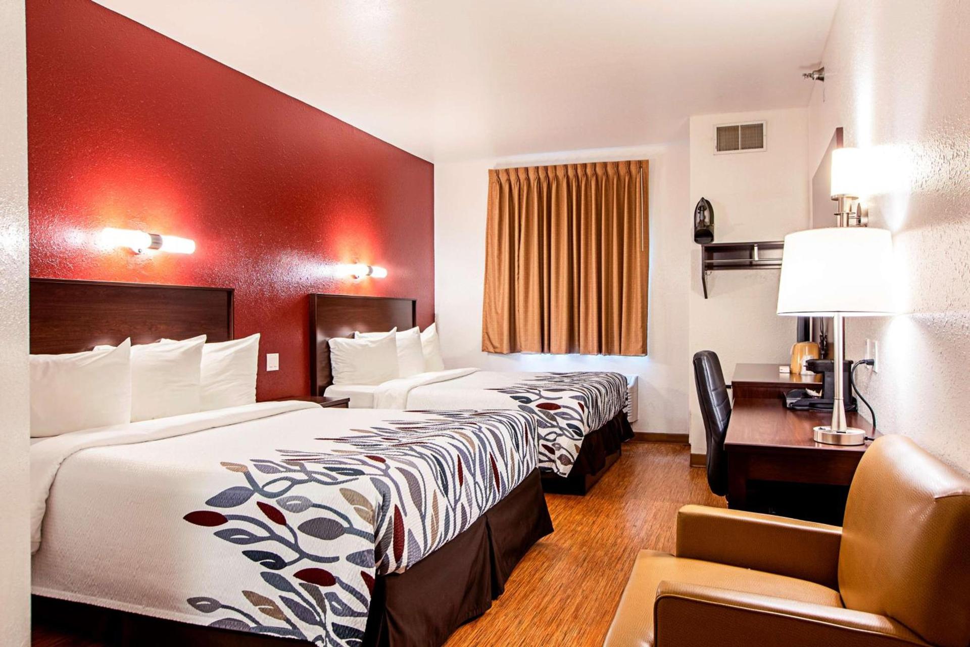 Seasons Inn Traverse City photo 24