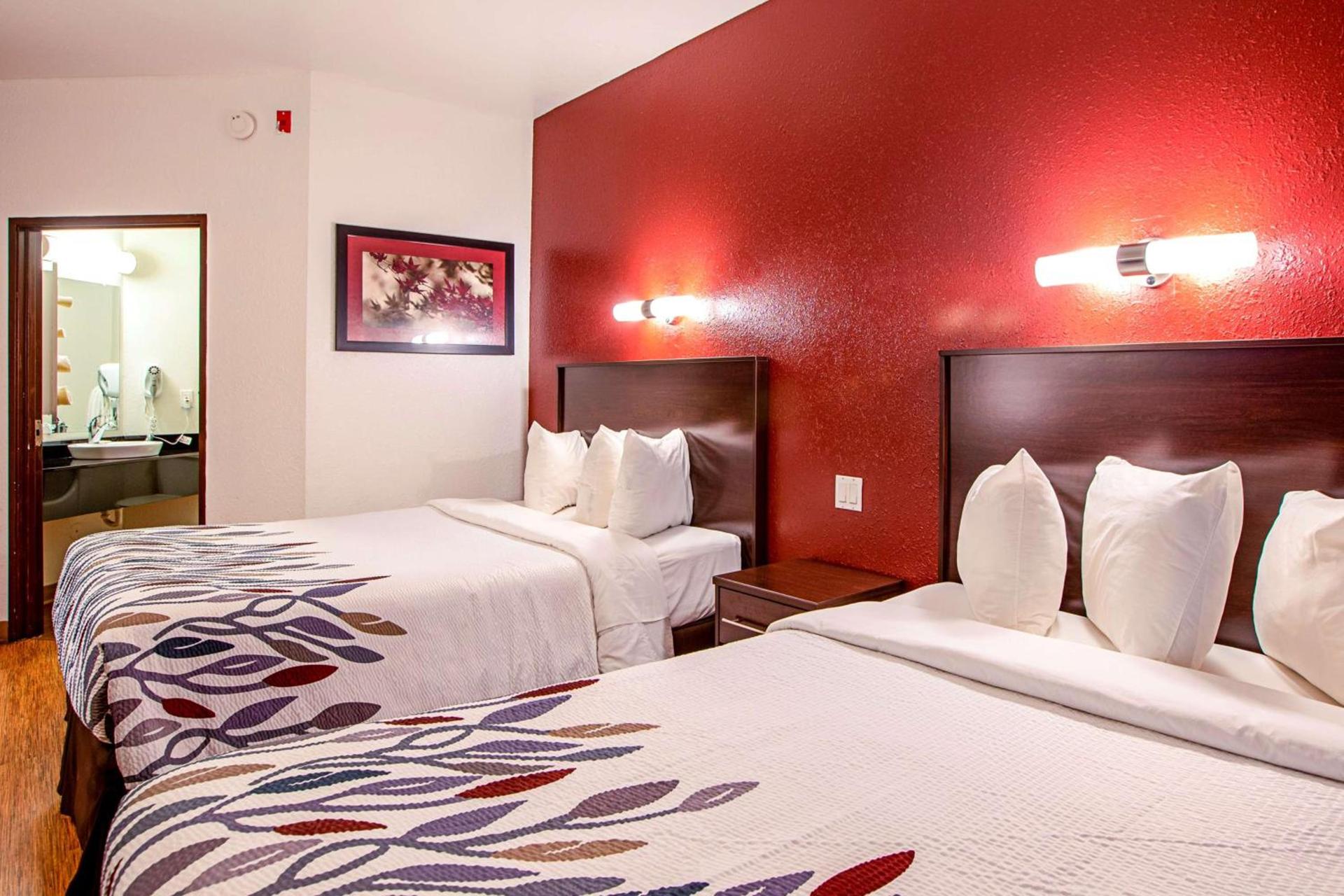 Seasons Inn Traverse City photo 2
