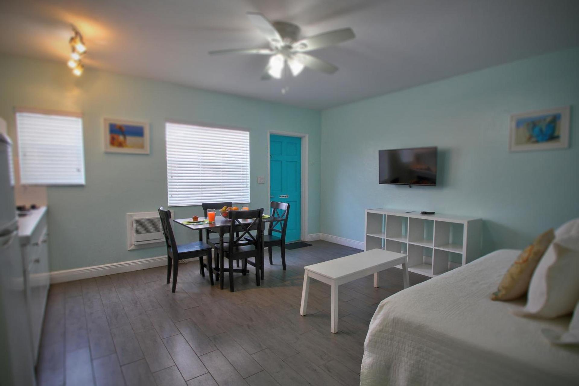 Hollywood Beachside Boutique Suite photo 33