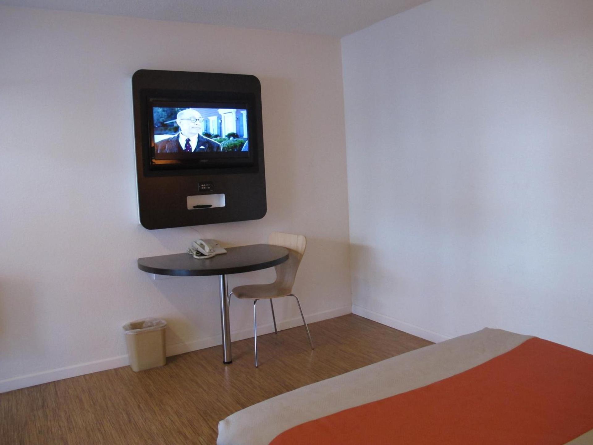 Motel 6 Baltimore MD photo 15