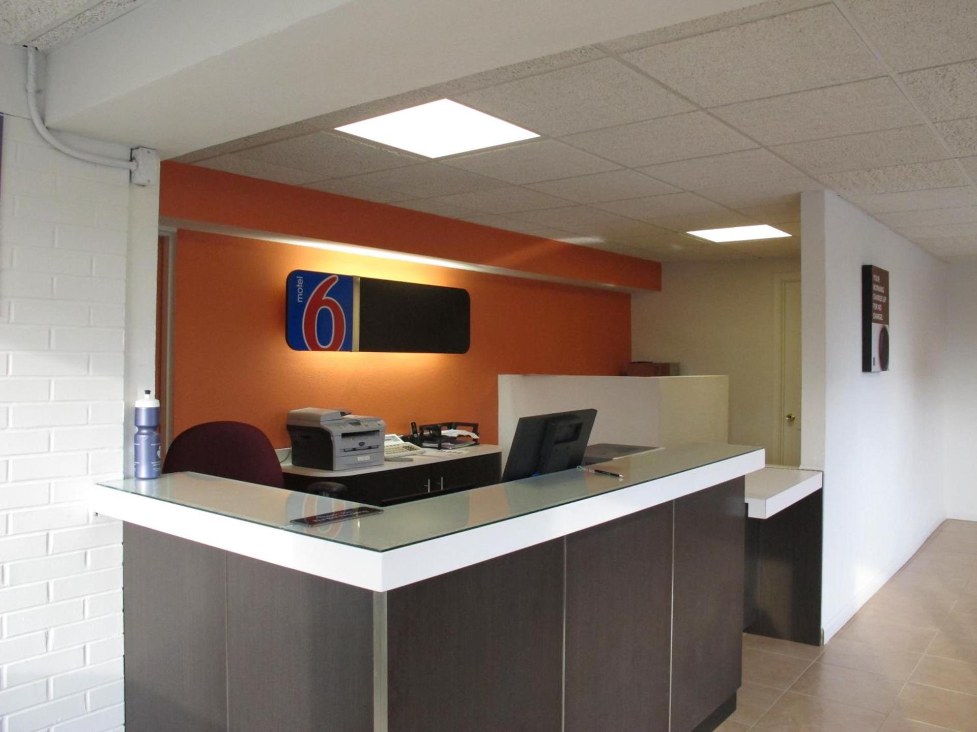 Motel 6 Baltimore MD photo 19