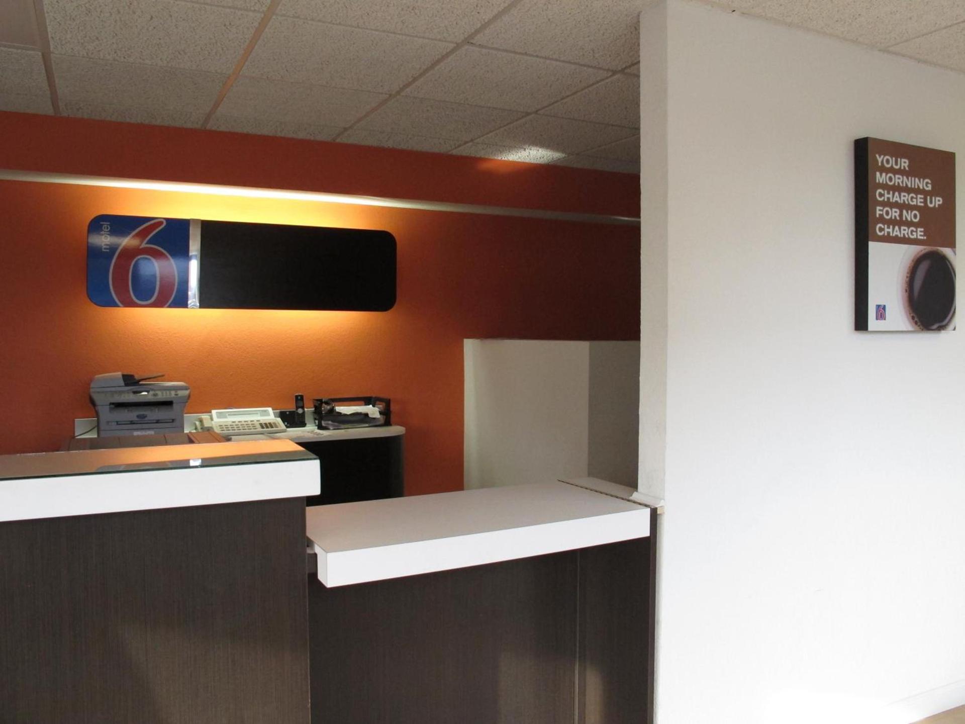 Motel 6 Baltimore MD photo 21