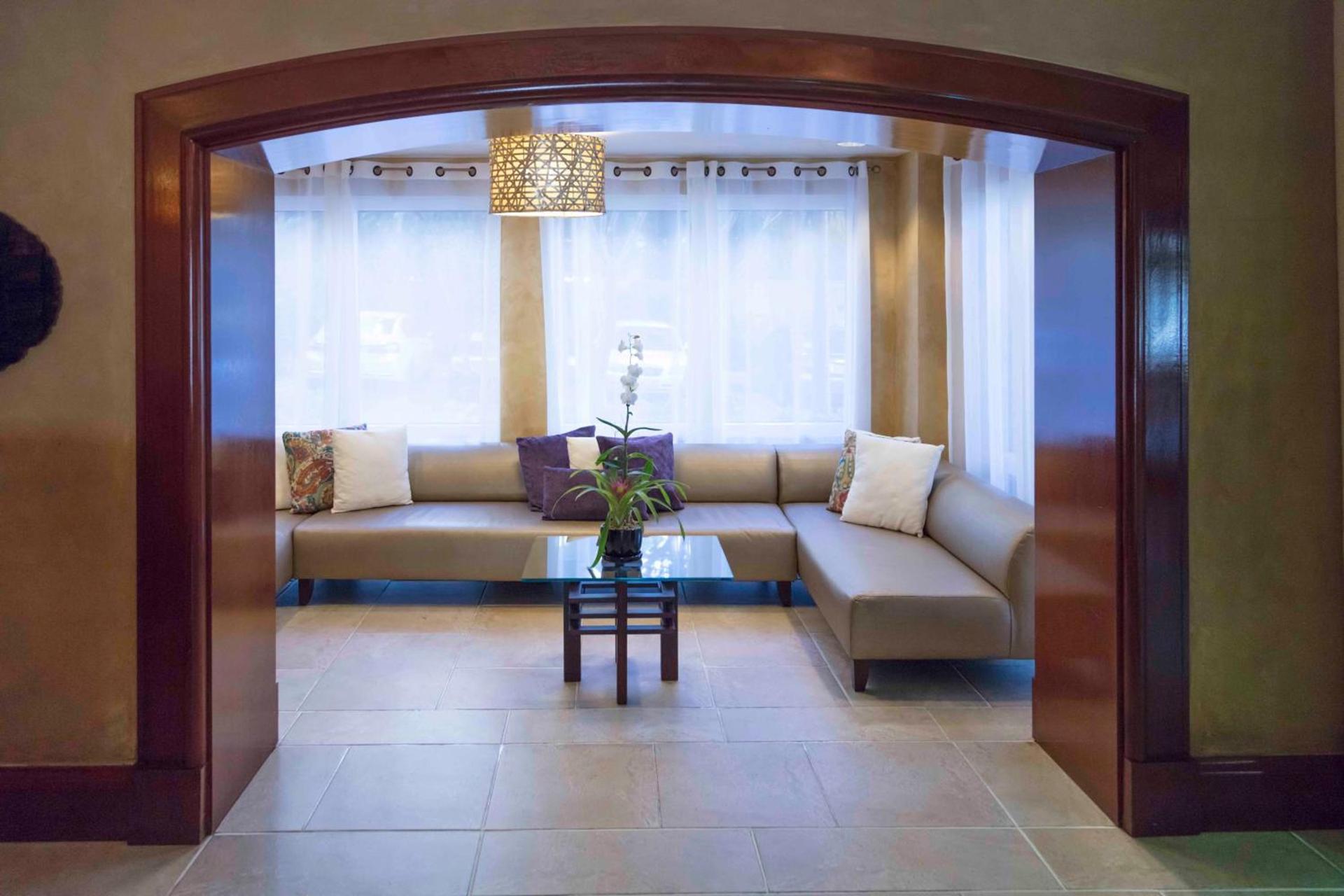 The Mutiny Luxury Suites Hotel photo 5
