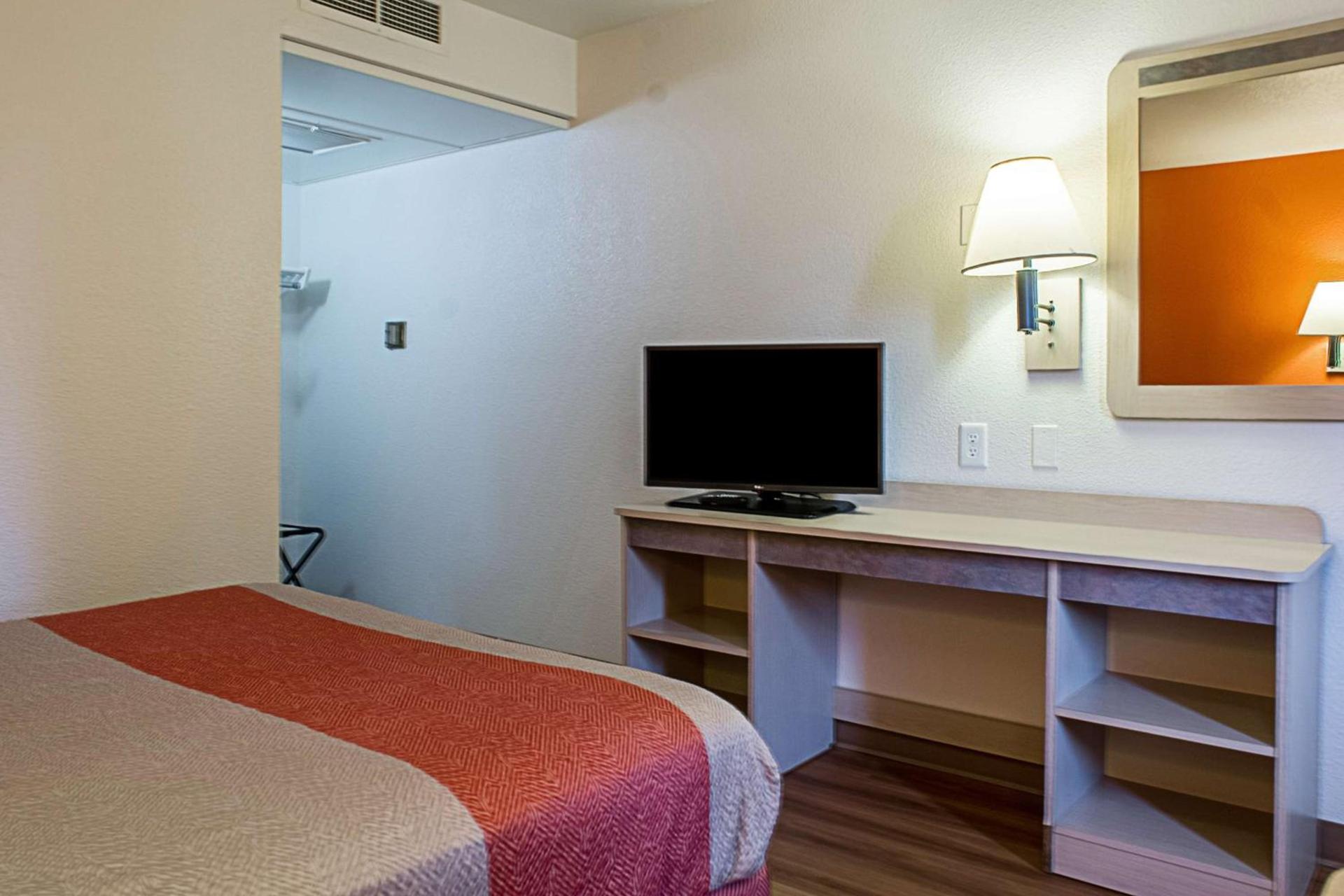 Motel 6-Kalispell, MT photo 11