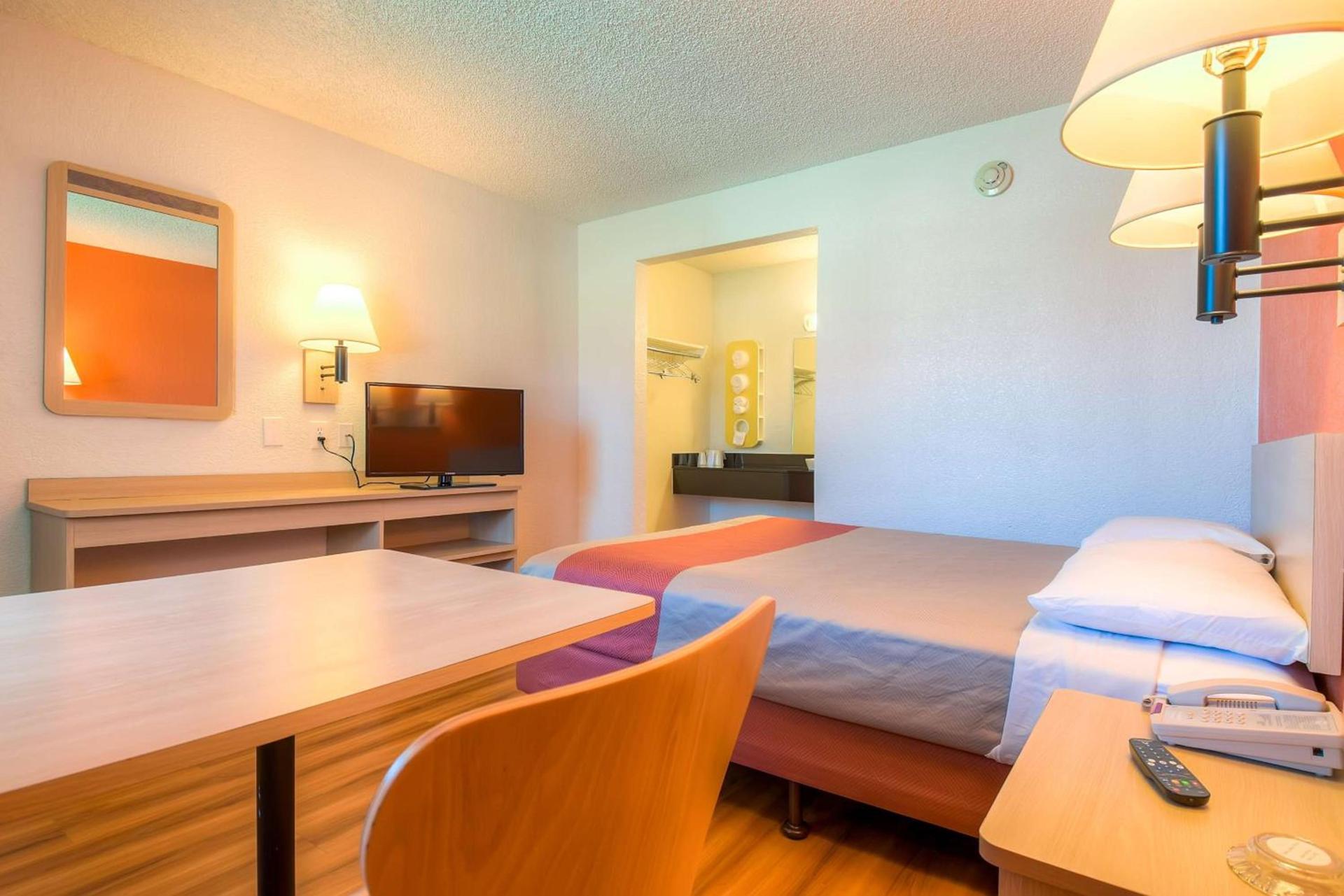 Motel 6-Rancho Mirage, CA - Palm Springs photo 36
