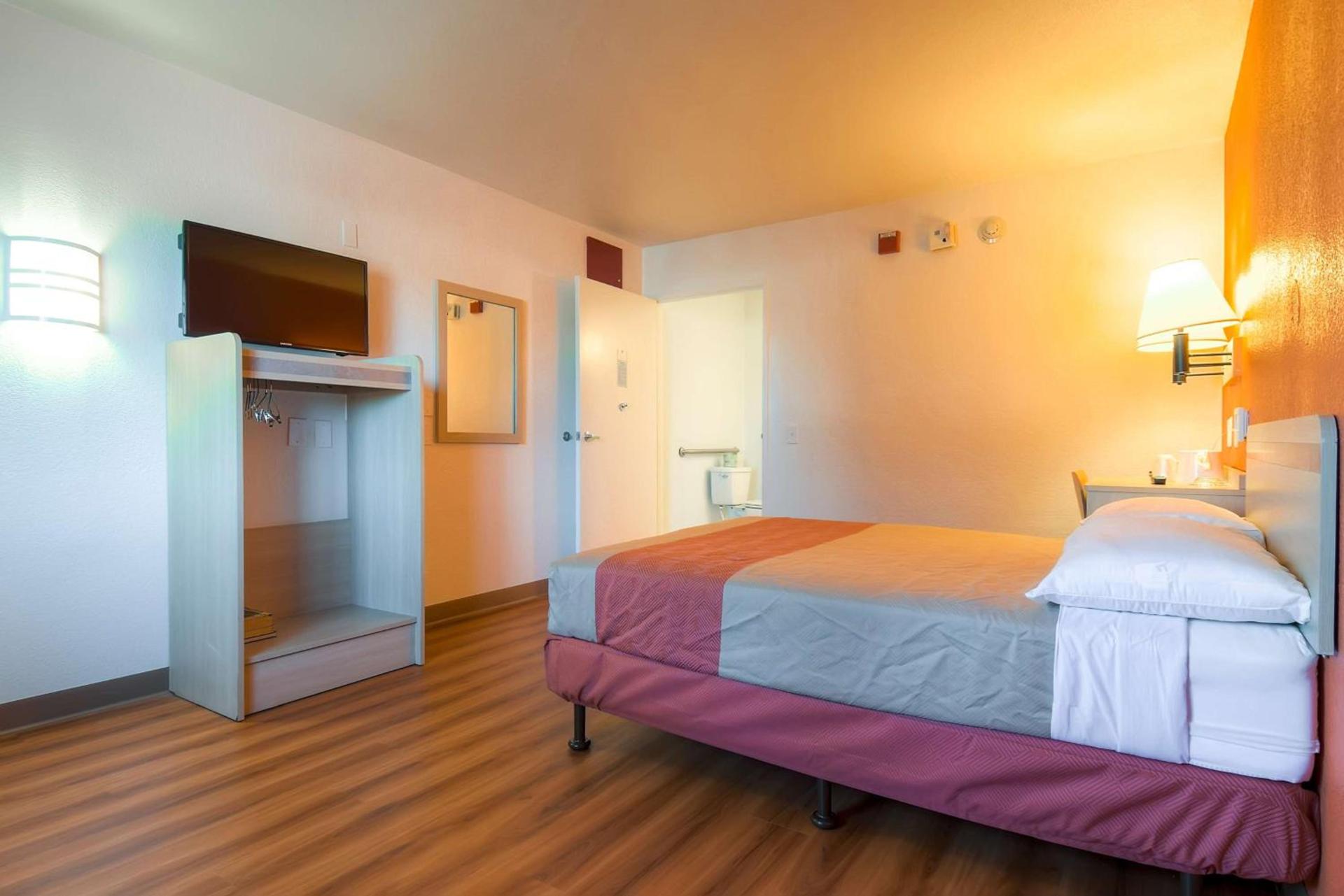 Motel 6-Rancho Mirage, CA - Palm Springs photo 34