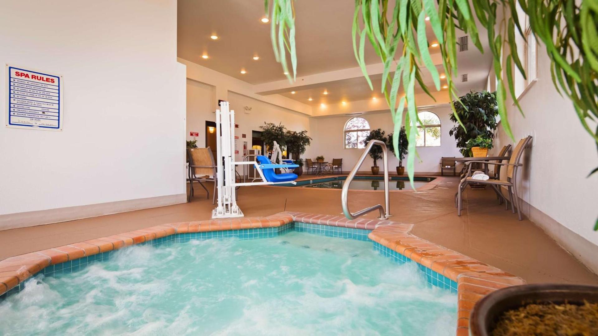 Best Western Plus Deer Park Hotel and Suites photo 21
