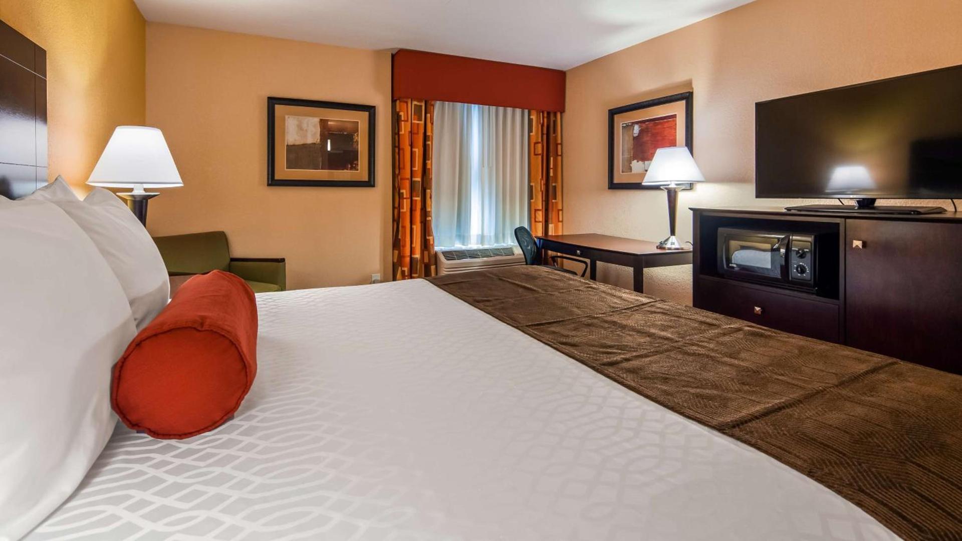 Best Western Plus Parkway Hotel photo 7