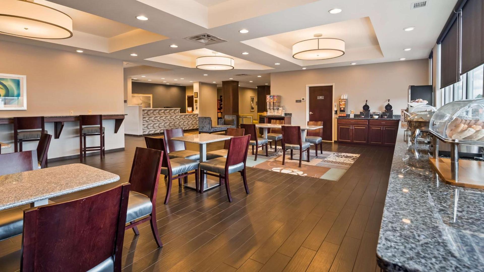 Best Western Plus Boardman Inn & Suites photo 3