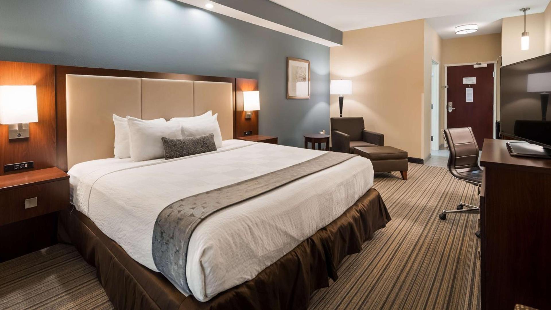 Best Western Plus Boardman Inn & Suites photo 7