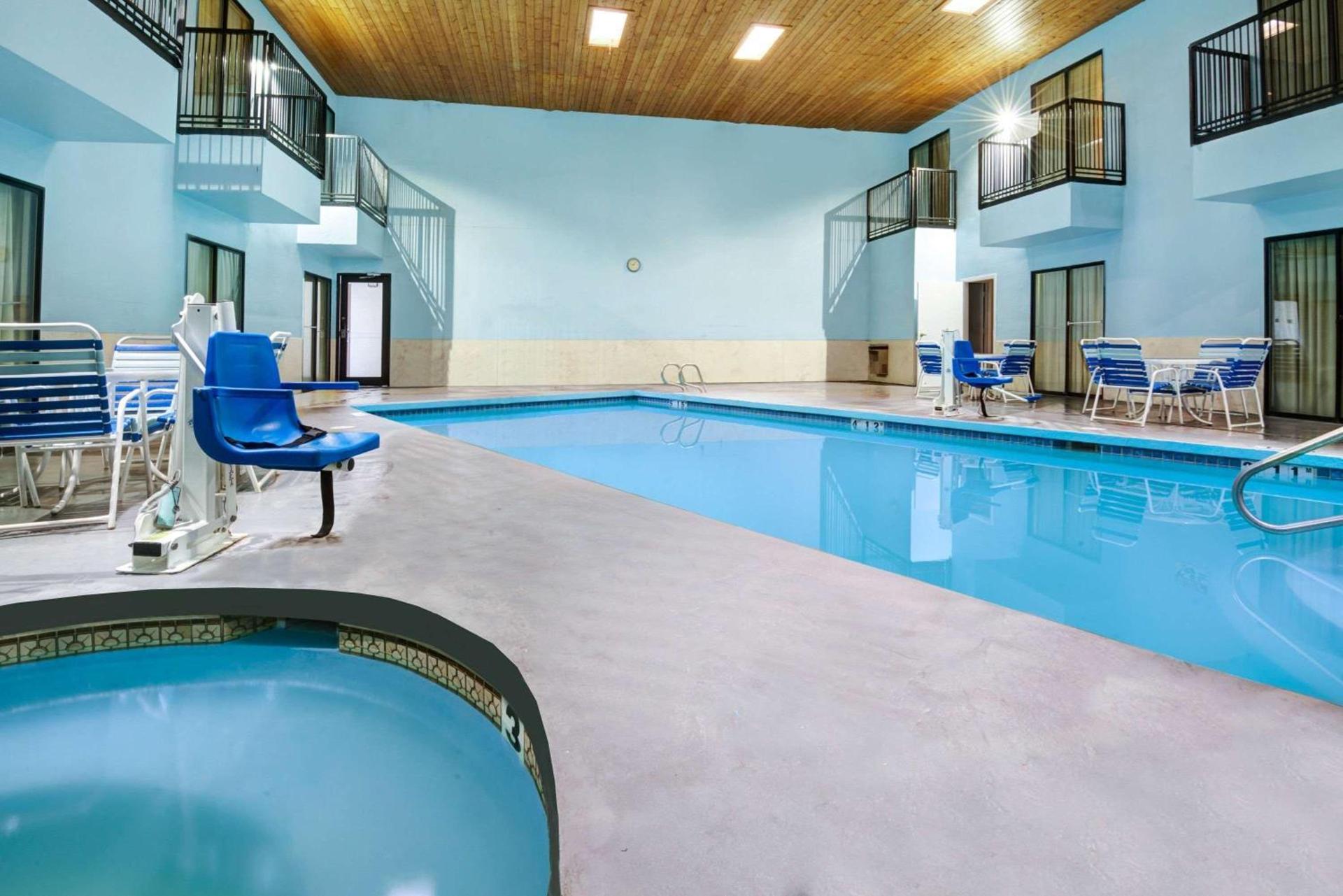 Days Inn & Suites by Wyndham Albuquerque West photo 3
