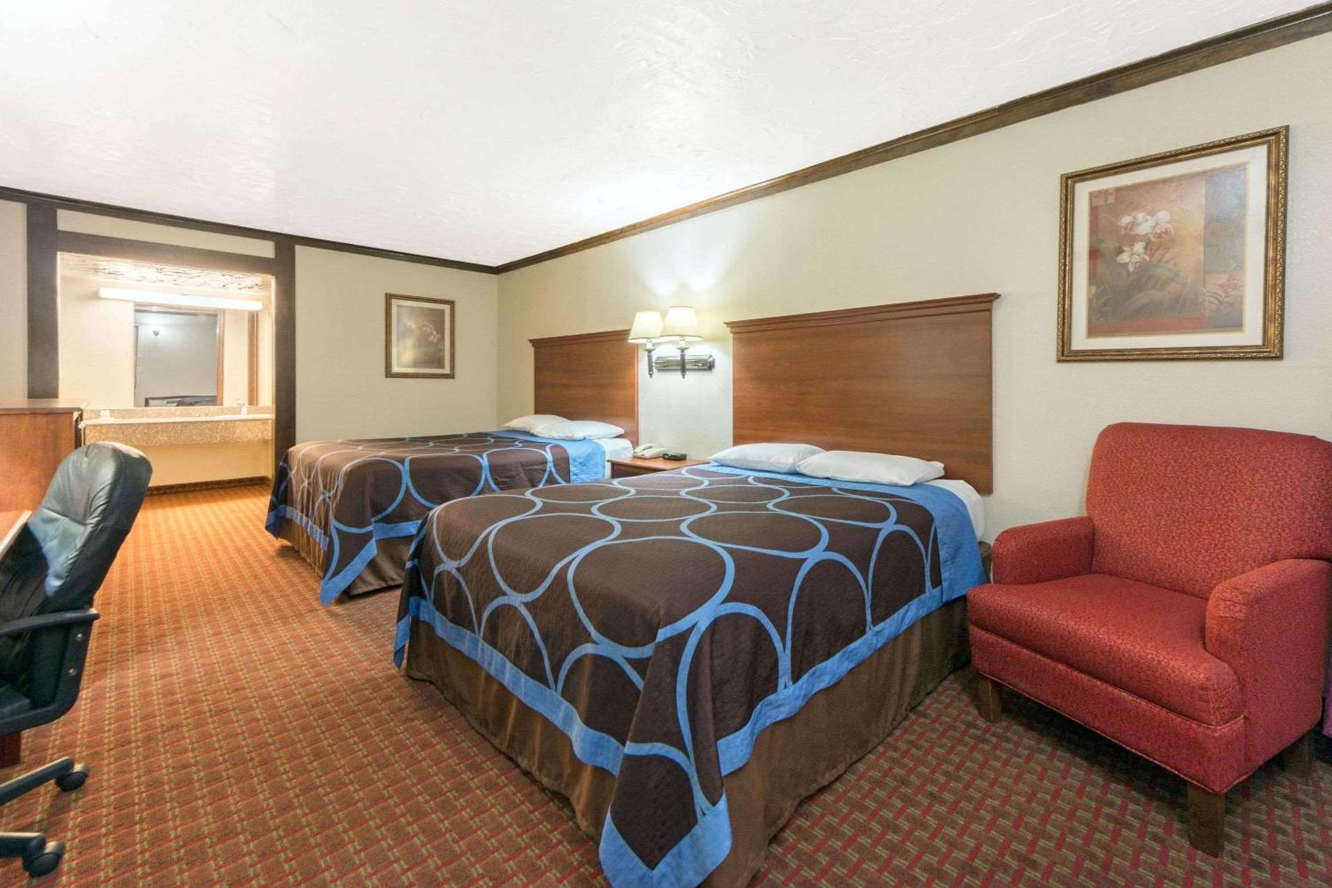 Super 8 by Wyndham Enid photo 12