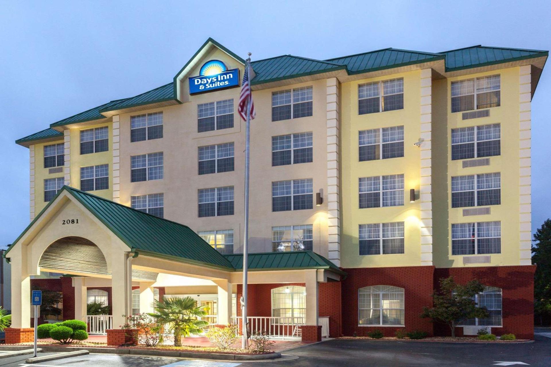 Days Inn & Suites by Wyndham Tucker/Northlake — hotel in Tucker