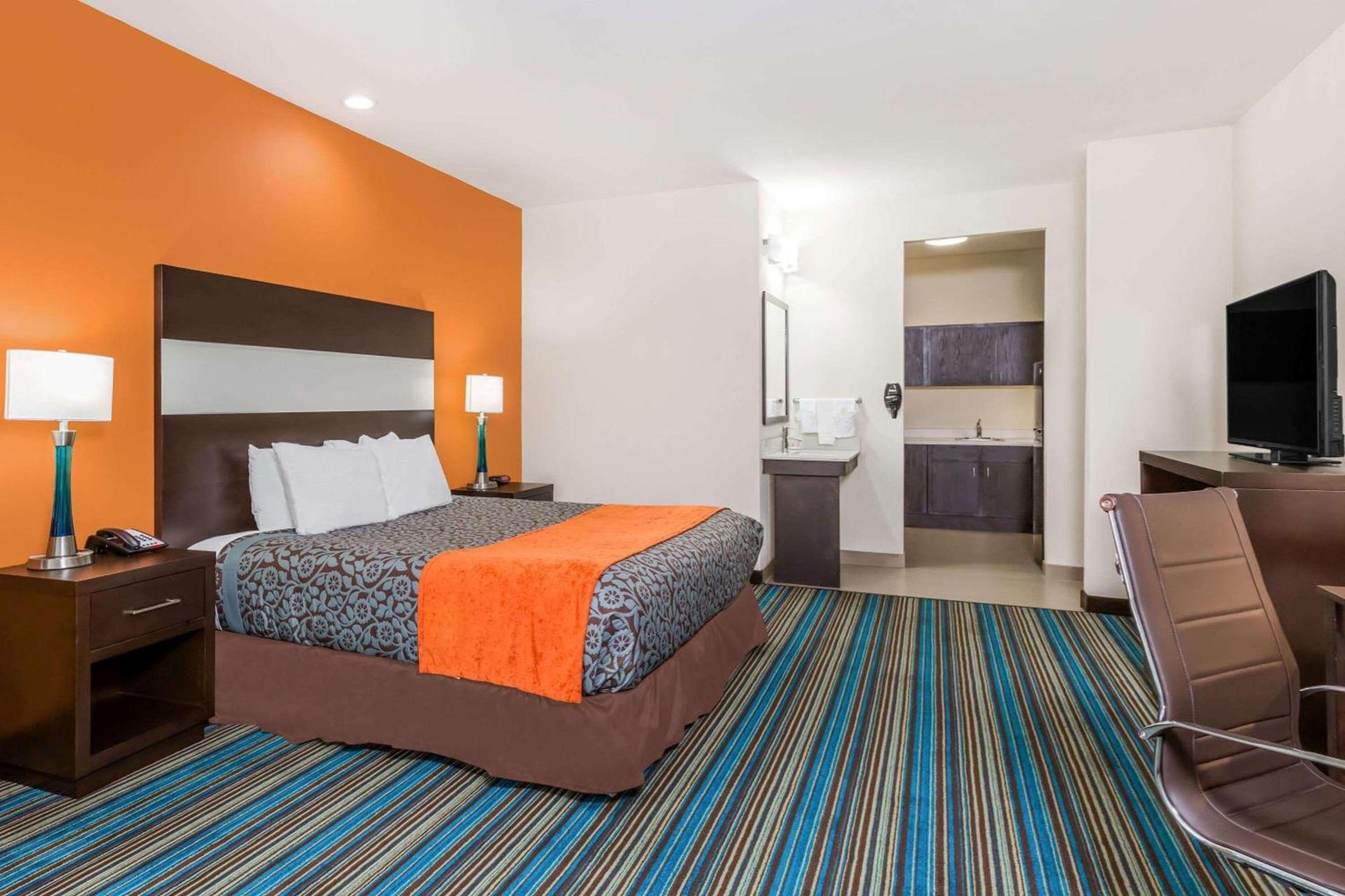 Days Inn & Suites by Wyndham Katy photo 20