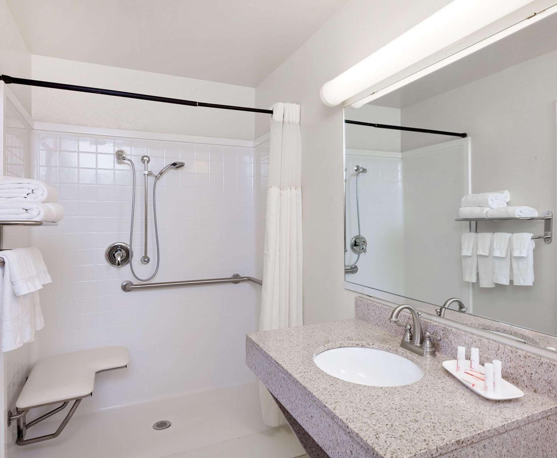 Days Inn by Wyndham San Angelo photo 22