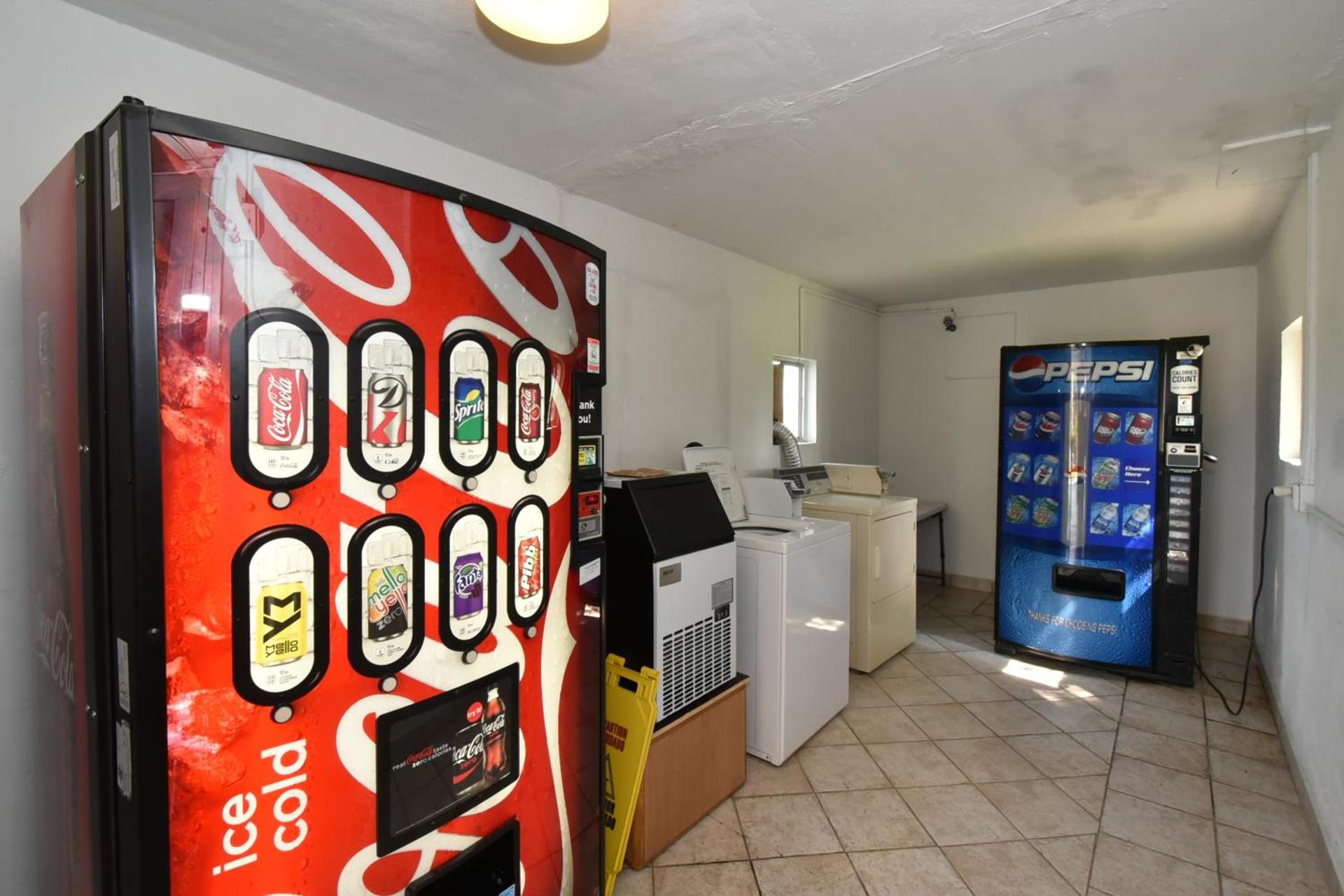 Americas Best Value Inn & Suites Williamstown photo 4
