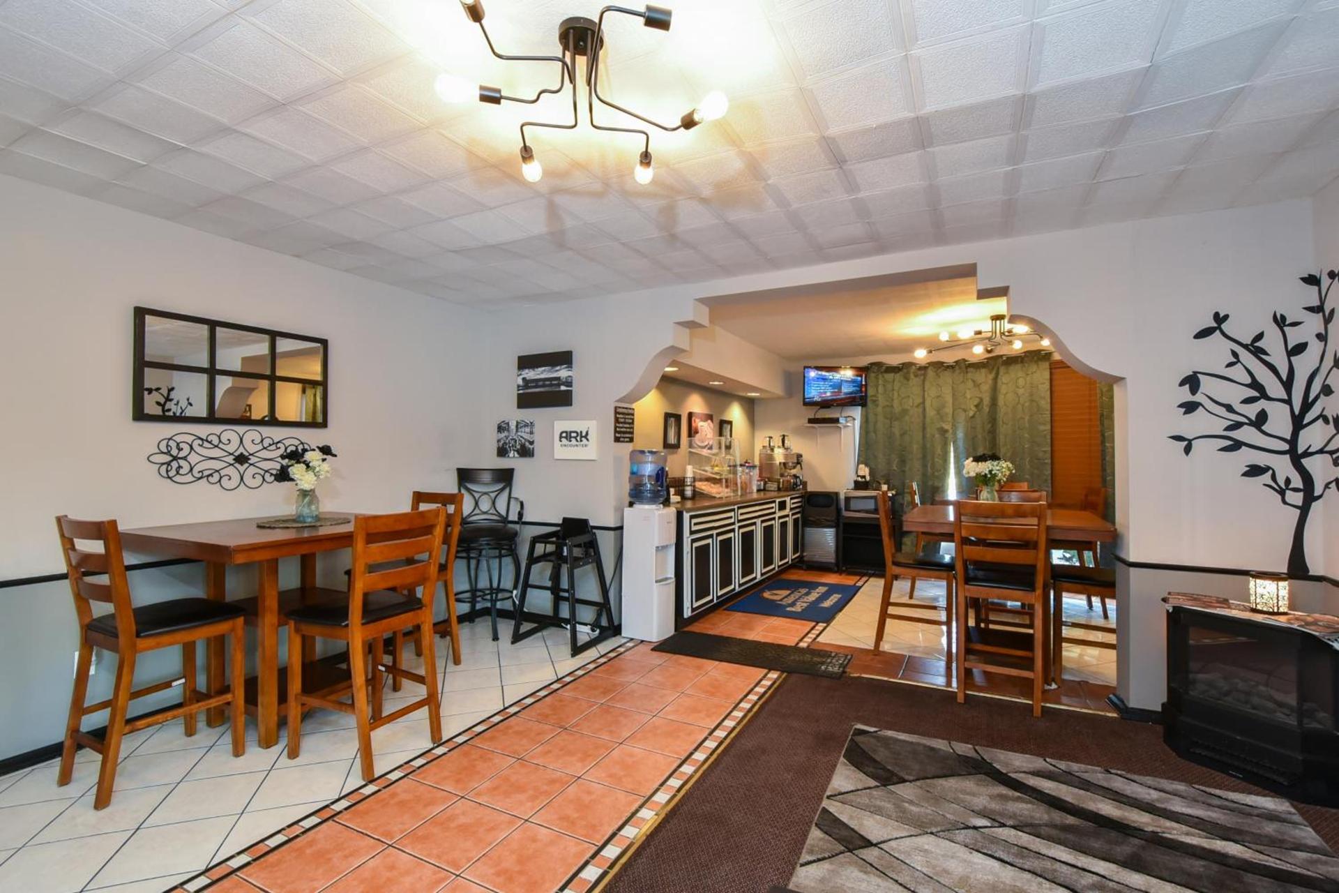 Americas Best Value Inn & Suites Williamstown photo 11