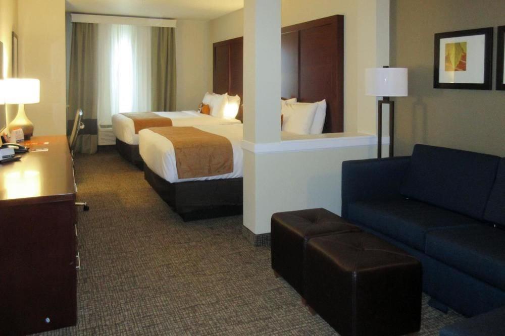 Comfort Suites Denver International Airport photo 18