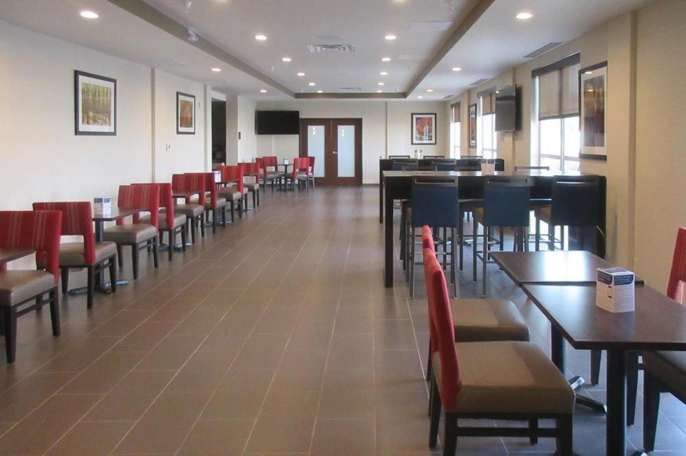 Comfort Suites Denver International Airport photo 23