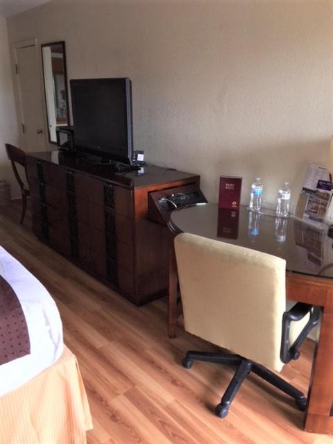 Royal Inn photo 2
