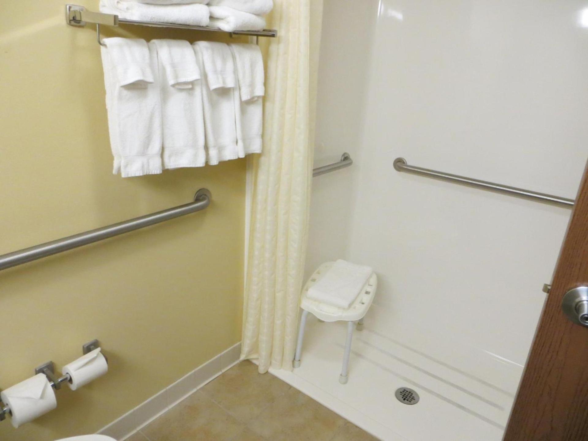 Canad Inns Destination Center Grand Forks photo 14