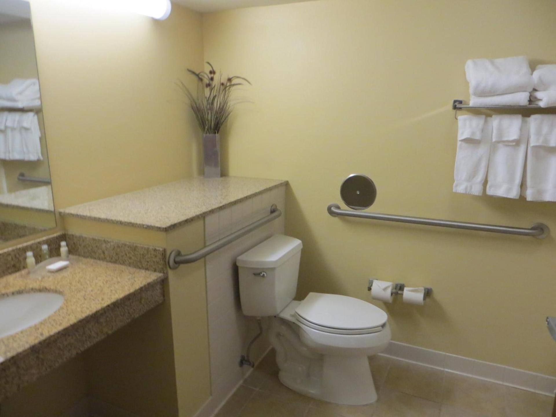 Canad Inns Destination Center Grand Forks photo 13