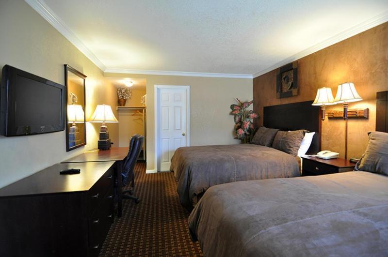 Santa Clarita Motel - Near six Flags Magic Mountain - Valencia photo 4