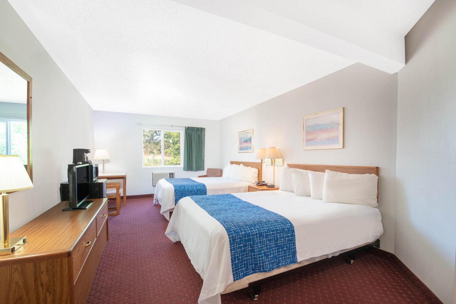 Travelodge by Wyndham Spearfish photo 4