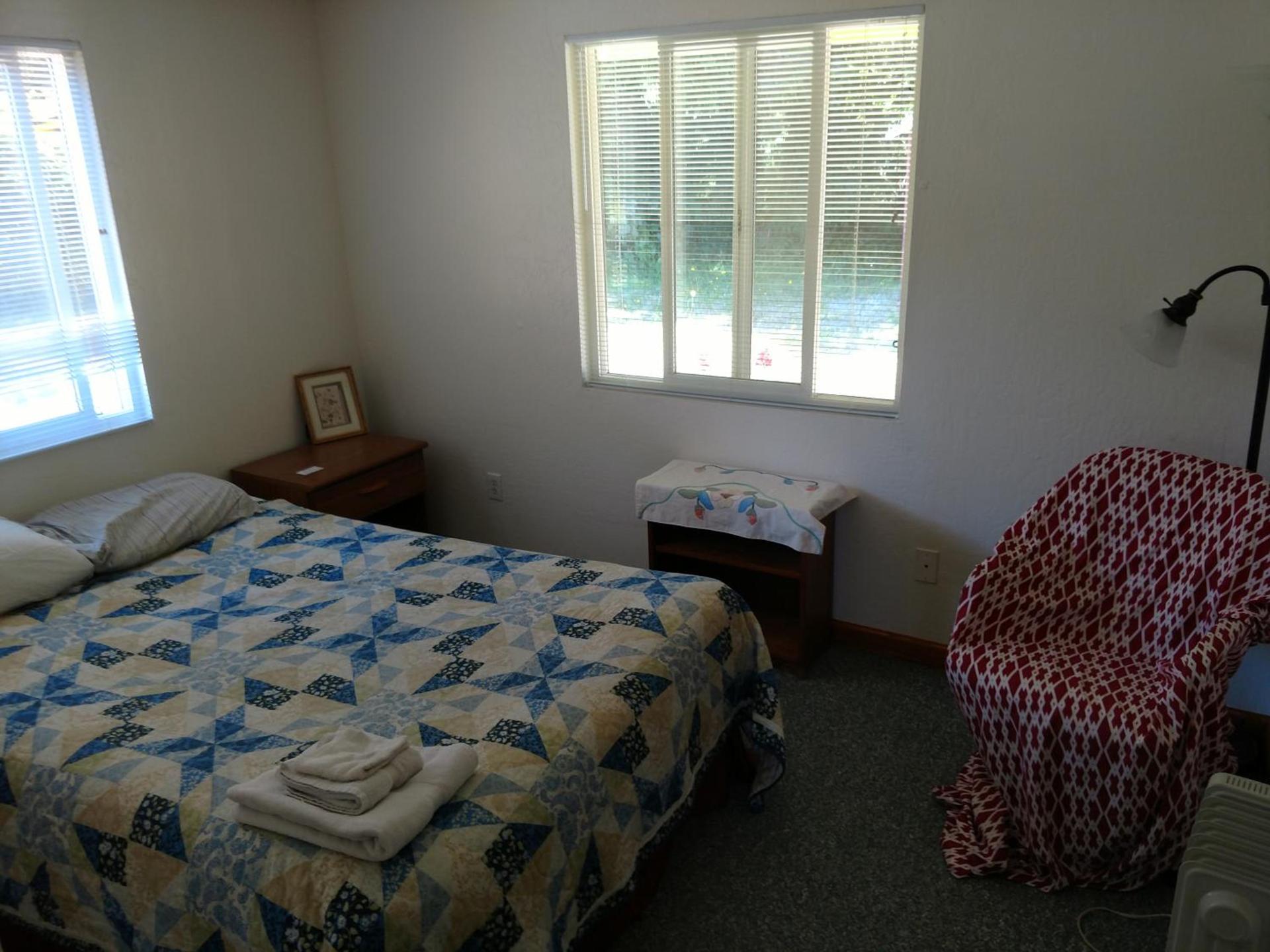 Lakeside Hostel & Guest House photo 22